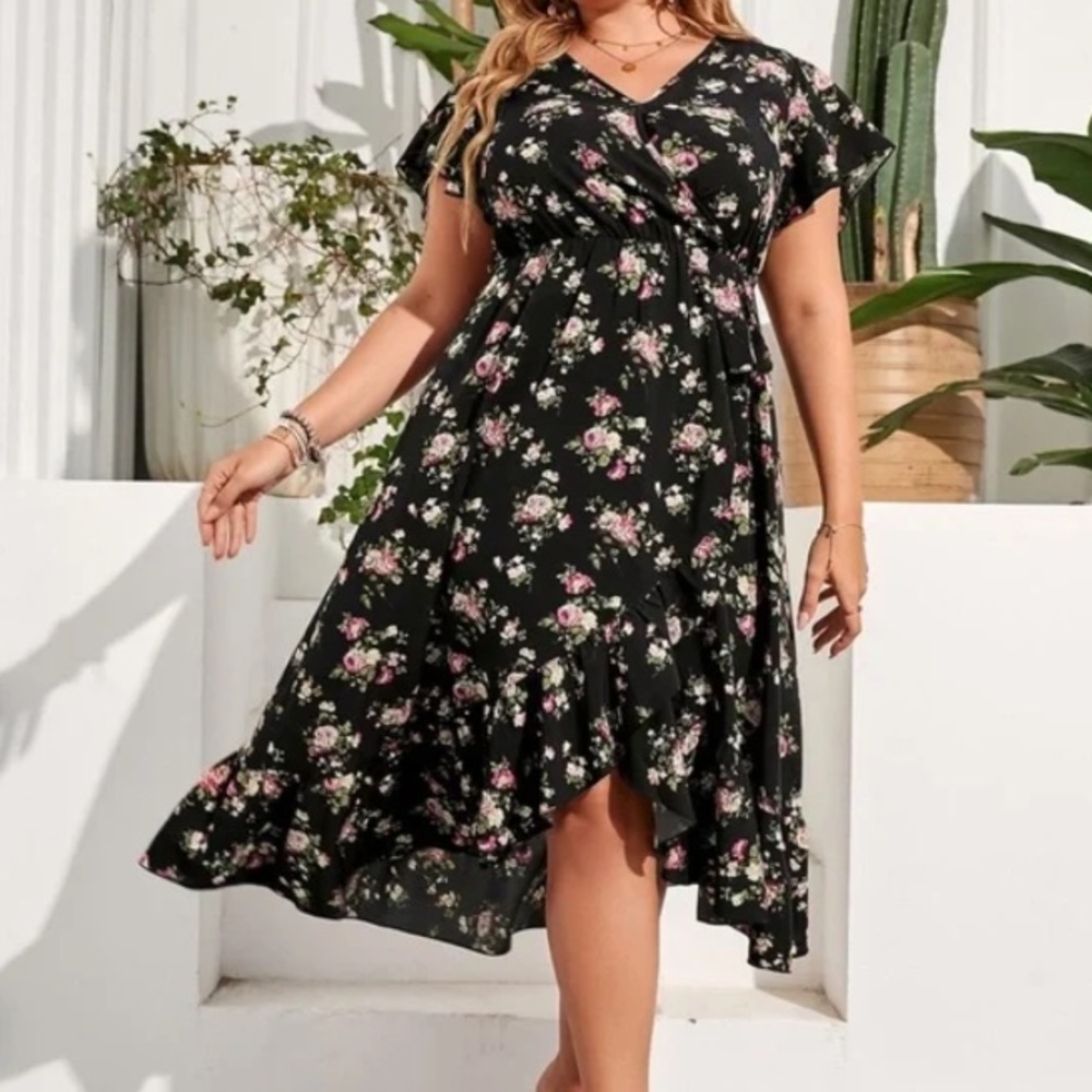 Boho Plus Black floral Print Butterfly Sleeve Maxi Dress - Picture 10 of 12